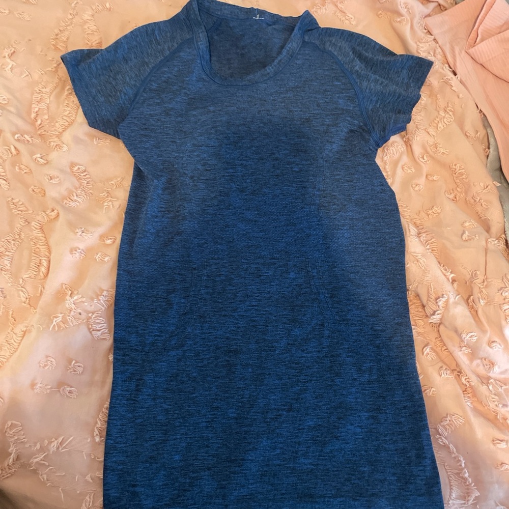 Lululemon rare color size 4 swifty tech